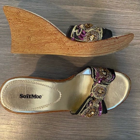Wedge Slip-On Sandals - Picture 4 of 4